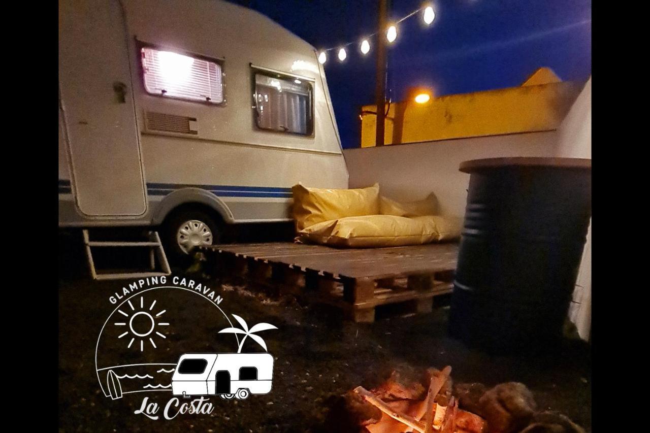 טינאחו Glamping Caravan Lanzarote מראה חיצוני תמונה