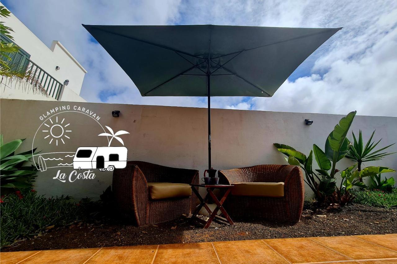 טינאחו Glamping Caravan Lanzarote מראה חיצוני תמונה