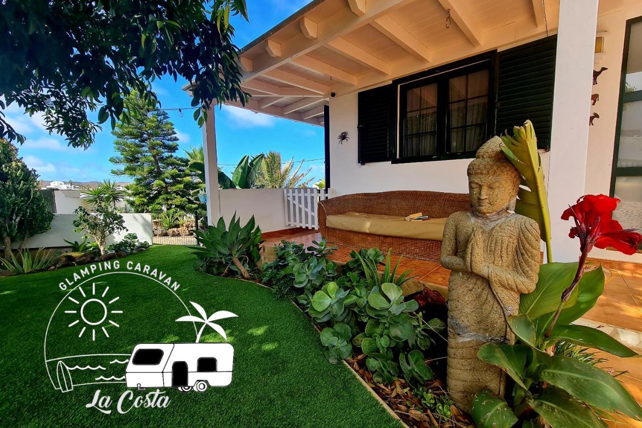 טינאחו Glamping Caravan Lanzarote מראה חיצוני תמונה
