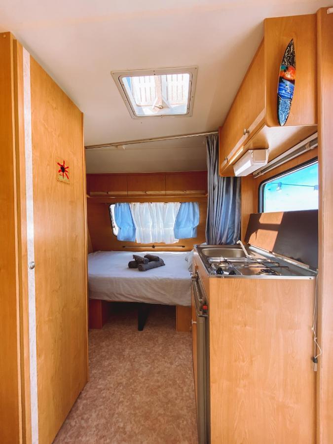 טינאחו Glamping Caravan Lanzarote מראה חיצוני תמונה