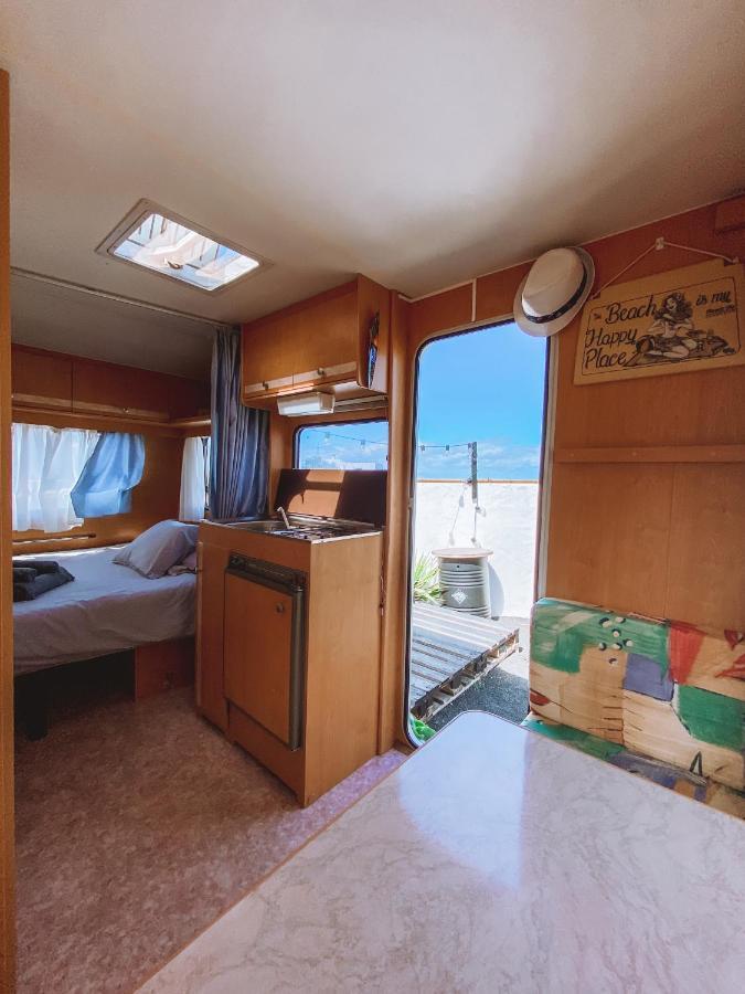 טינאחו Glamping Caravan Lanzarote מראה חיצוני תמונה