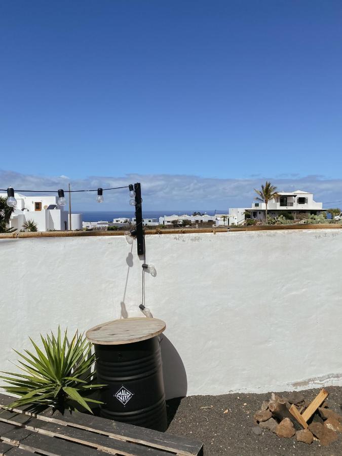 טינאחו Glamping Caravan Lanzarote מראה חיצוני תמונה