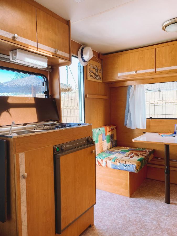 טינאחו Glamping Caravan Lanzarote מראה חיצוני תמונה