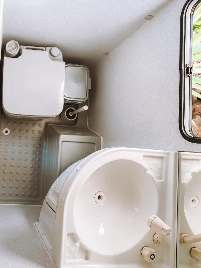 טינאחו Glamping Caravan Lanzarote מראה חיצוני תמונה