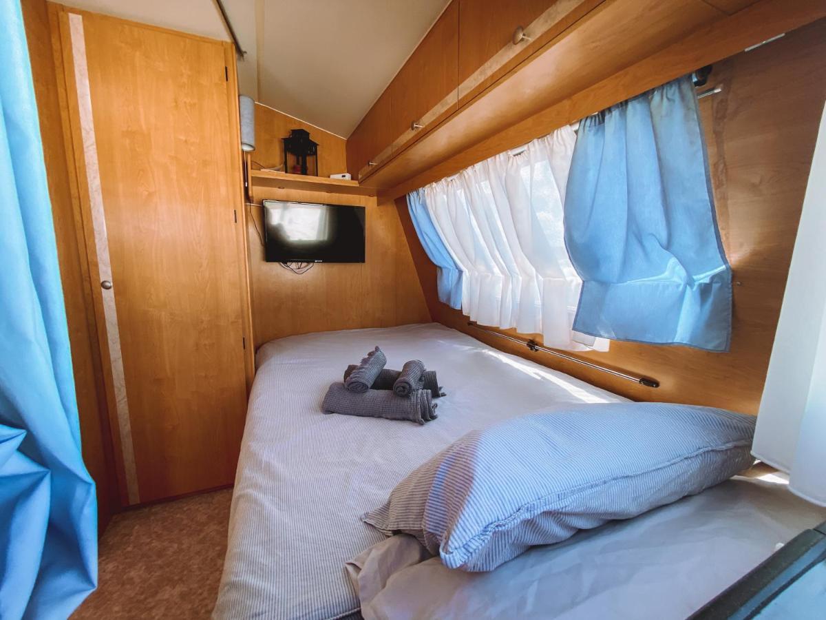 טינאחו Glamping Caravan Lanzarote מראה חיצוני תמונה