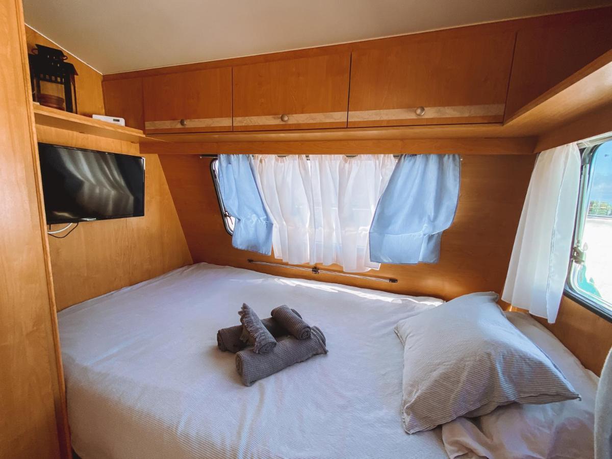 טינאחו Glamping Caravan Lanzarote מראה חיצוני תמונה